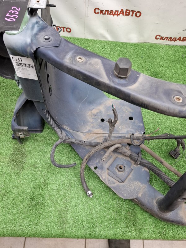 Рамка радиатора Chevrolet TrailBlazer 2002