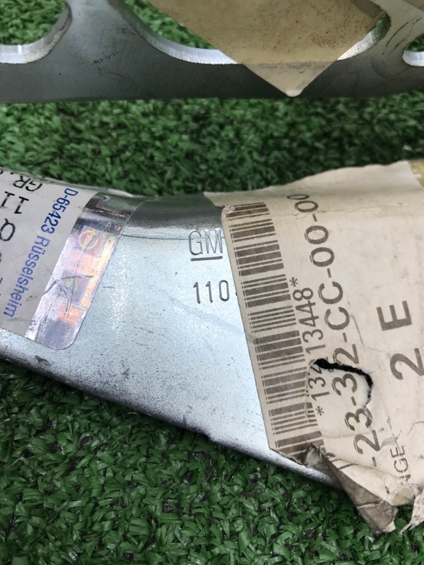 Петля капота