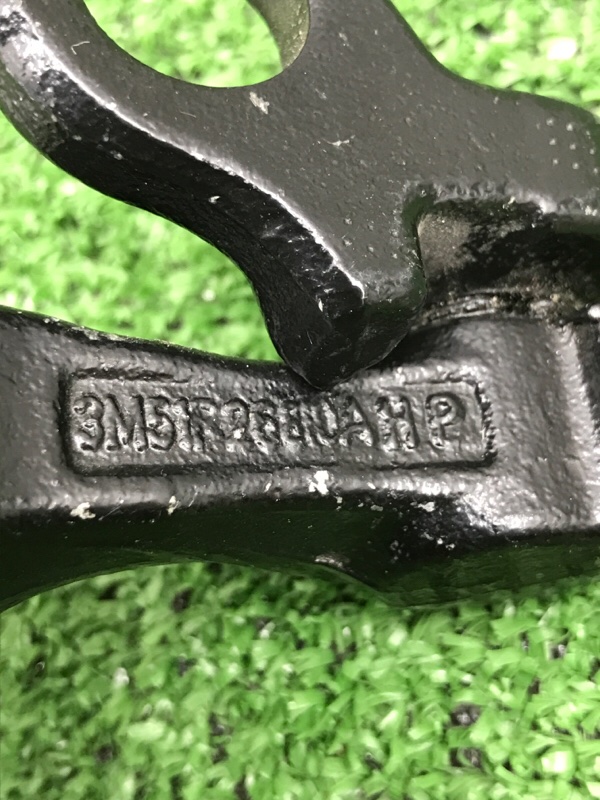 Петля двери