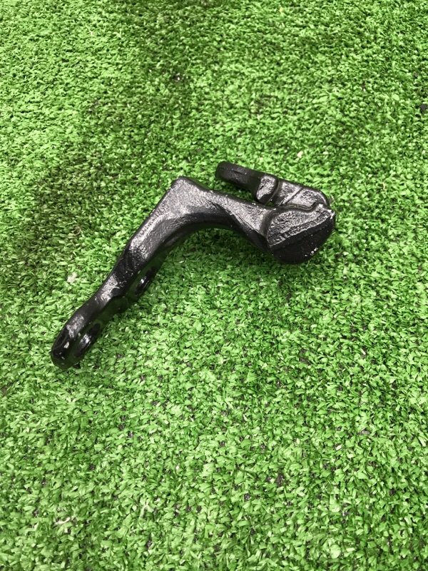 Петля двери