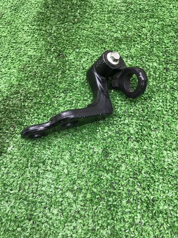 Петля двери