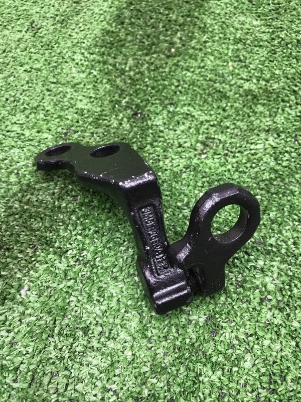 Петля двери