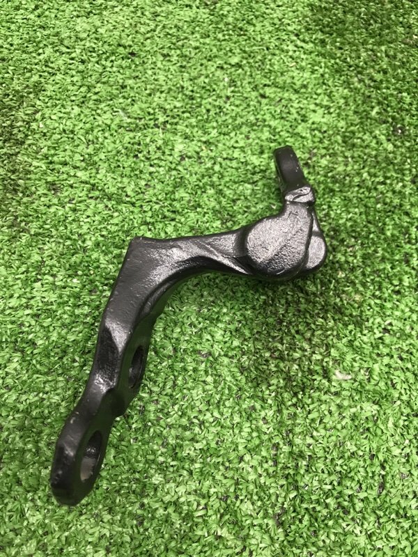 Петля двери