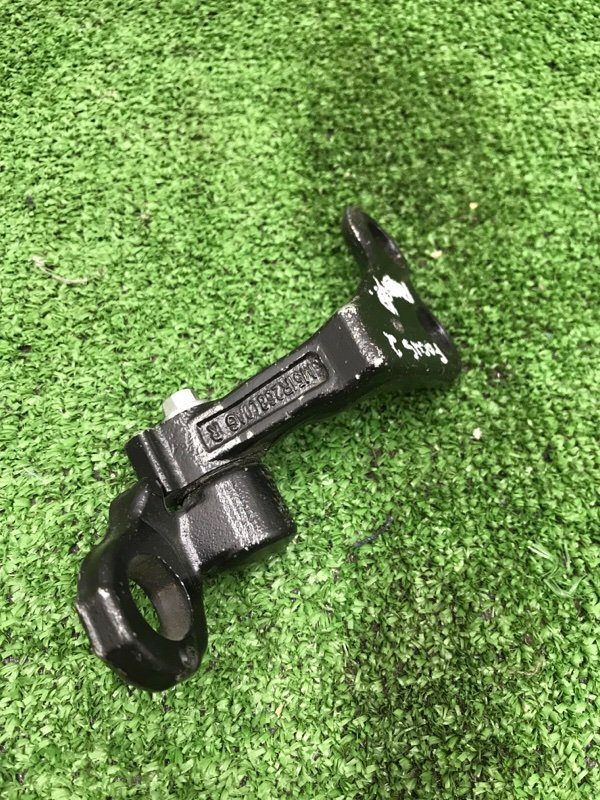 Петля двери