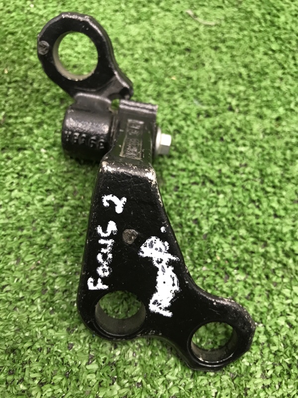 Петля двери