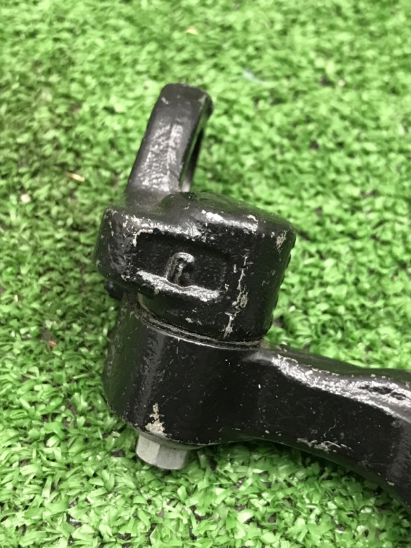 Петля двери