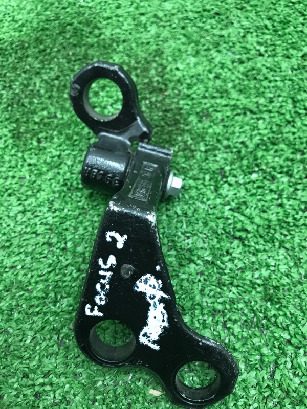 Петля двери