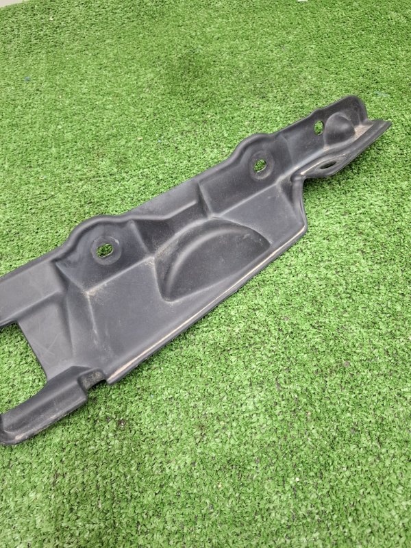 Накладка рамки радиатора Toyota Estima 2003 ACR40W