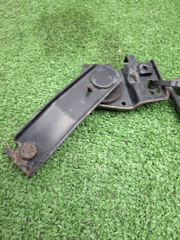 Опора крепления радиатора Toyota Estima 2003 ACR40W