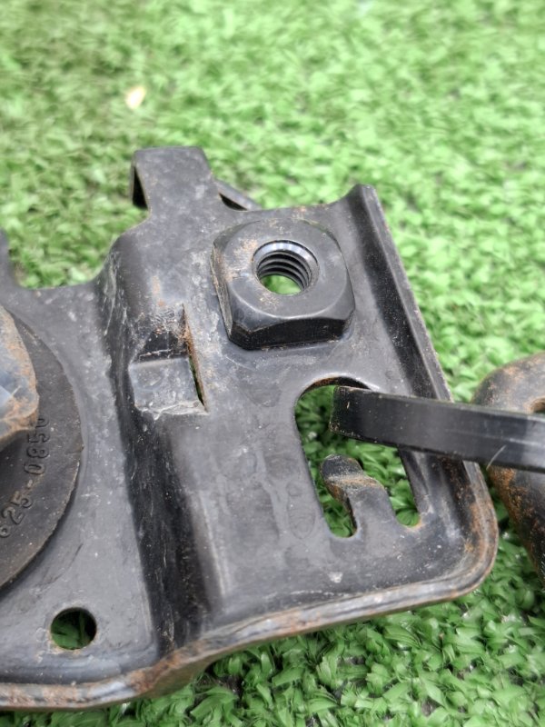 Опора крепления радиатора Toyota Estima 2003 ACR40W