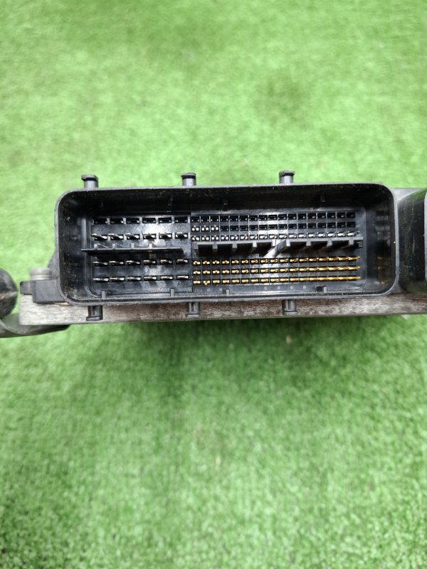 Блок управления двигателем Toyota AVENSIS 2012 ZRT272