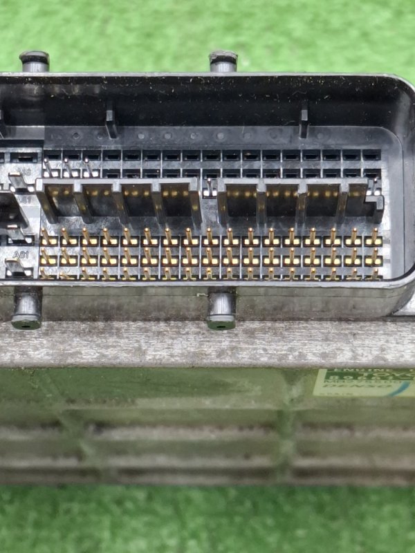 Блок управления двигателем Toyota AVENSIS 2012 ZRT272