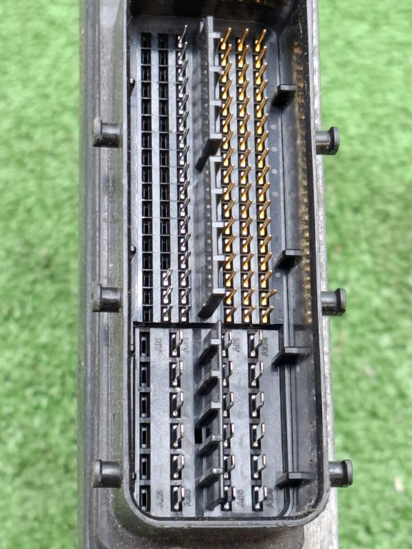 Блок управления двигателем Toyota AVENSIS 2012 ZRT272