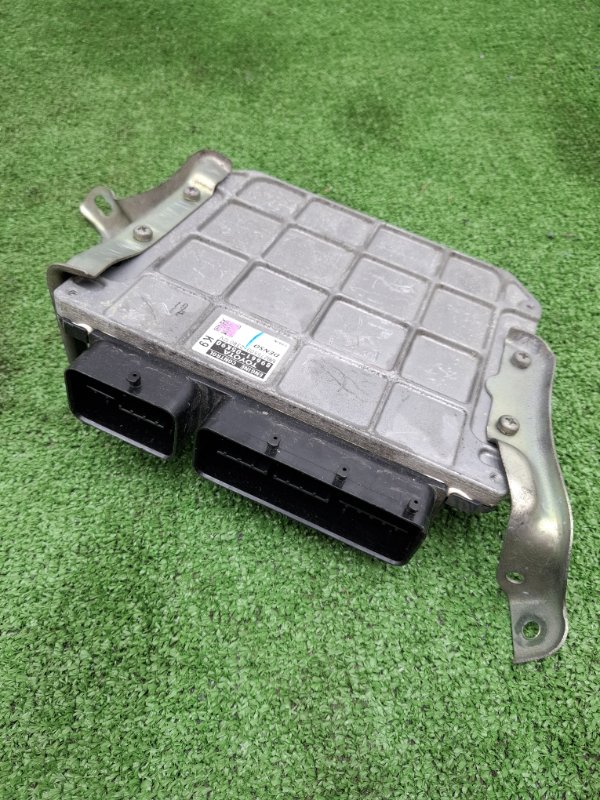 Блок управления двигателем Toyota AVENSIS 2012 ZRT272