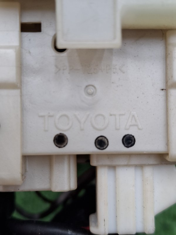 Блок предохранителей Toyota Estima 2008 ACR50W