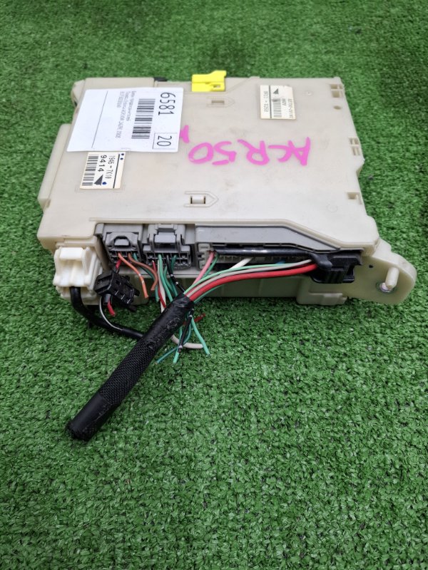 Блок предохранителей Toyota Estima 2008 ACR50W