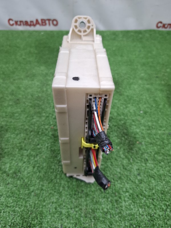 Блок предохранителей Toyota Estima 2008 ACR50W