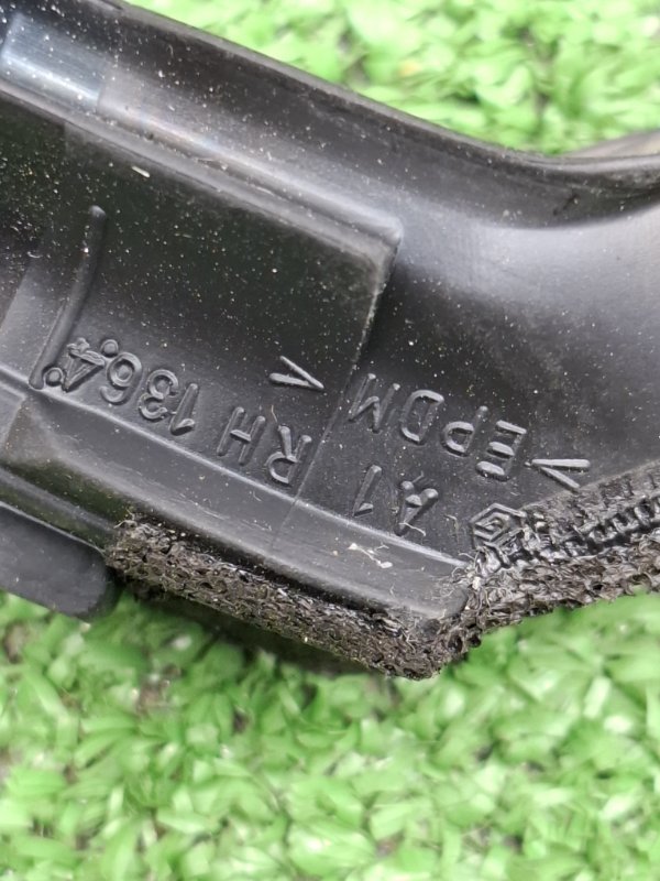 Уплотнитель стекла двери Toyota Camry 2006 ACV40