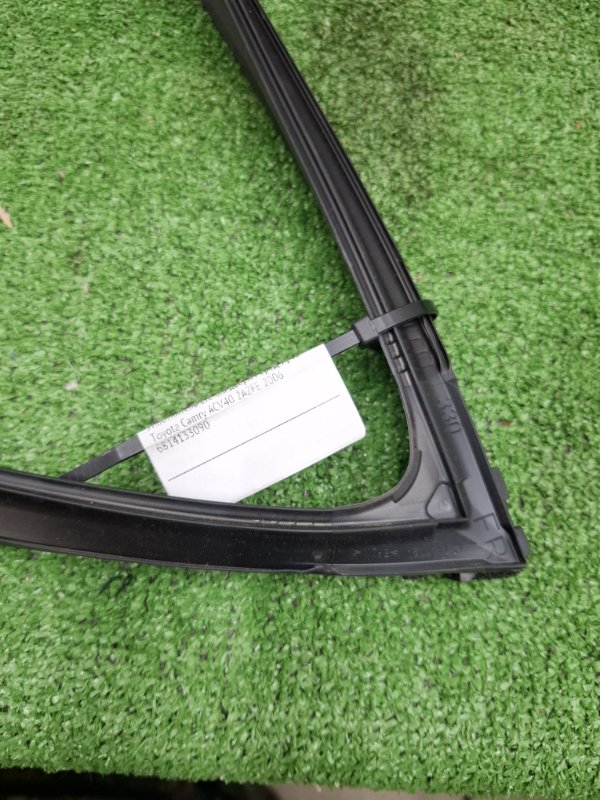 Уплотнитель стекла двери Toyota Camry 2006 ACV40