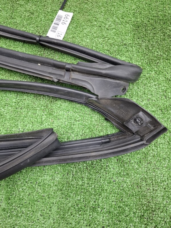 Уплотнитель двери Toyota Camry 2006 ACV40