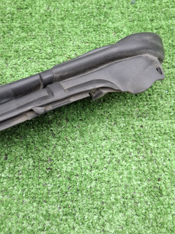 Уплотнитель двери Toyota Camry 2006 ACV40