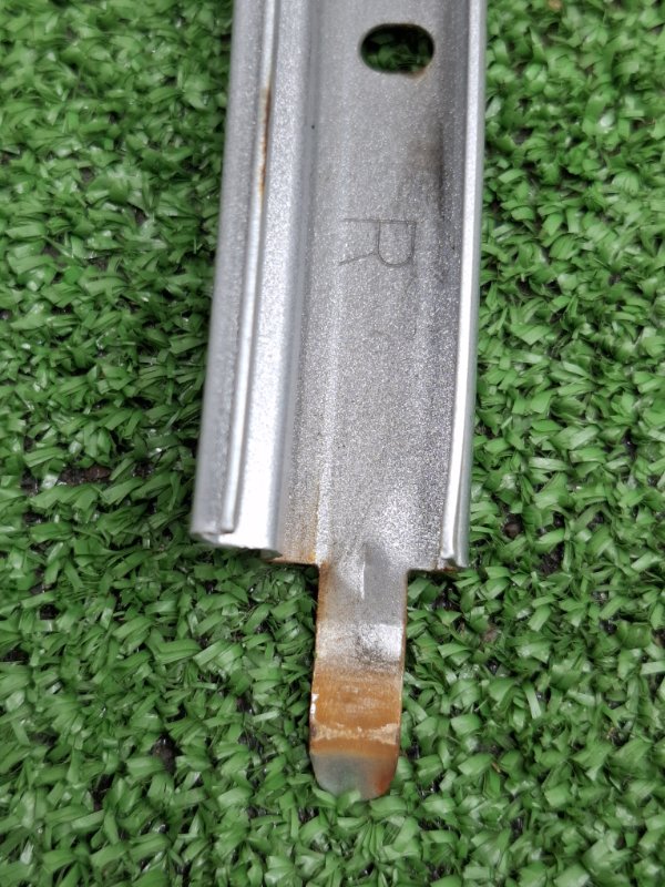 Направляющая стекла двери Toyota Camry 2006 ACV40