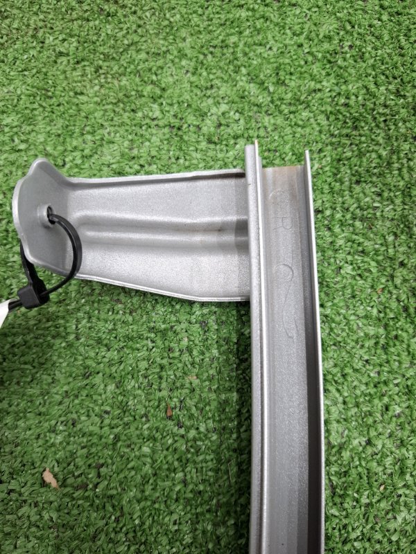 Направляющая стекла двери Toyota Camry 2006 ACV40