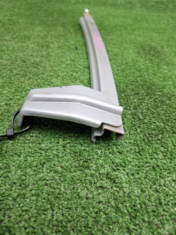 Направляющая стекла двери Toyota Camry 2006 ACV40