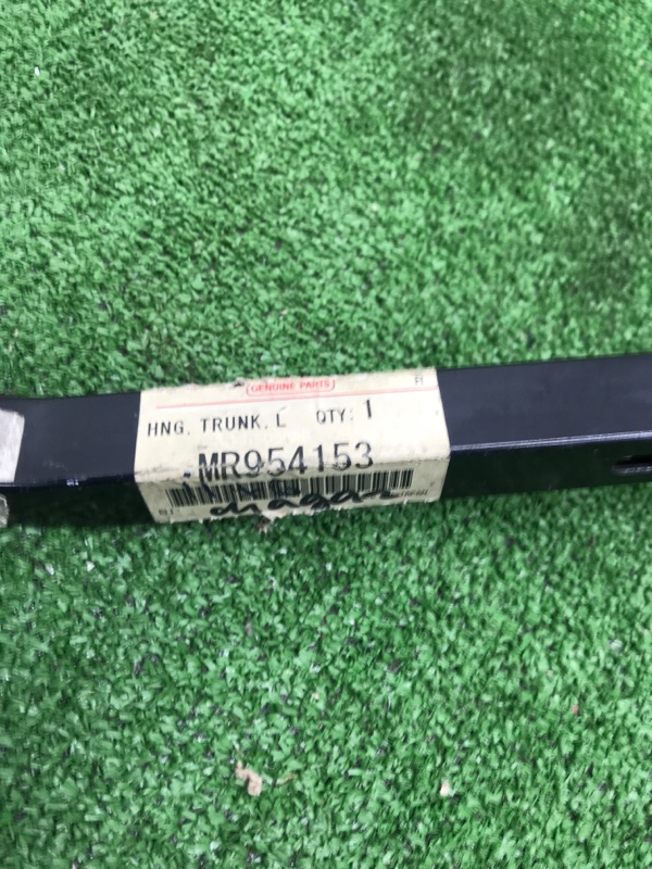 Петля крышки багажника MITSUBISHI Lancer 2003-2009 СЕДАН