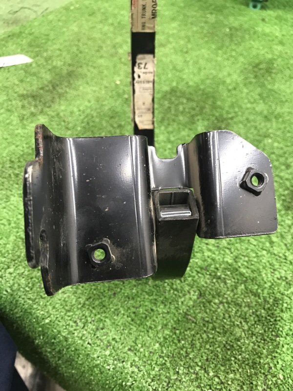 Петля крышки багажника MITSUBISHI Lancer 2003-2009 СЕДАН