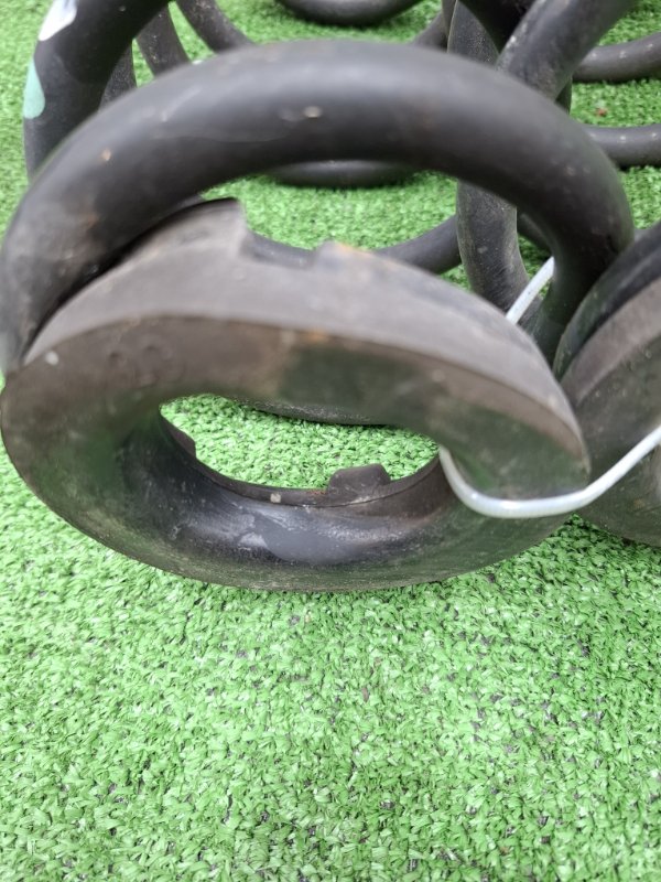 Пружина подвески Toyota AVENSIS 2012 ZRT272