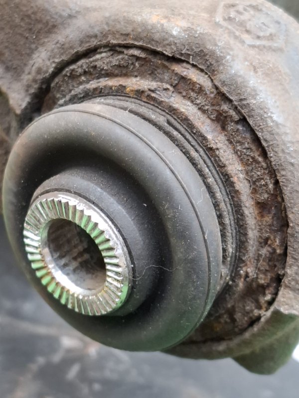 Кулак ступицы Toyota AVENSIS 2012 ZRT272