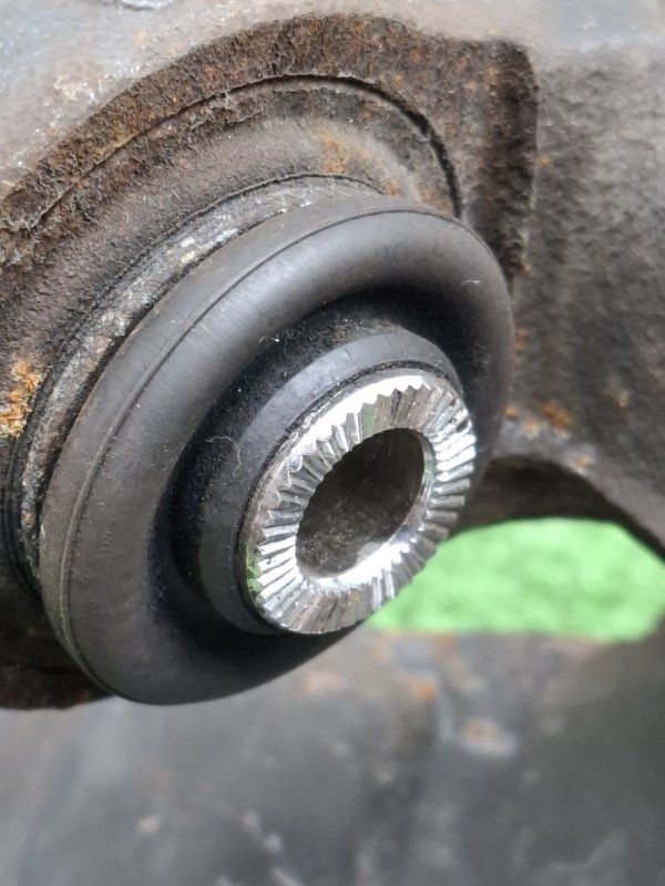 Кулак ступицы Toyota AVENSIS 2012 ZRT272