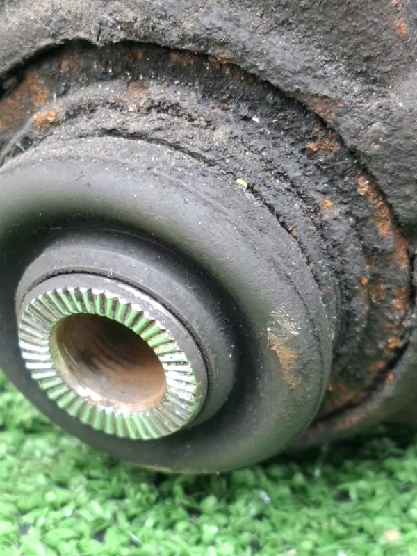 Кулак ступицы Toyota AVENSIS 2012 ZRT272