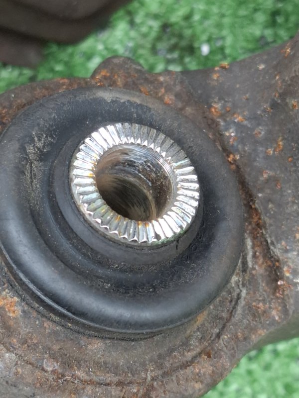 Кулак ступицы Toyota AVENSIS 2012 ZRT272