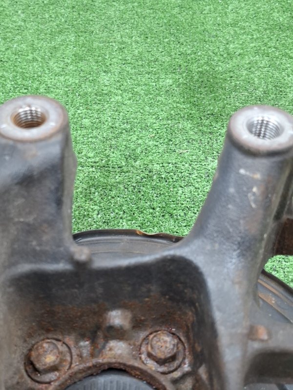 Кулак ступицы Toyota AVENSIS 2012 ZRT272