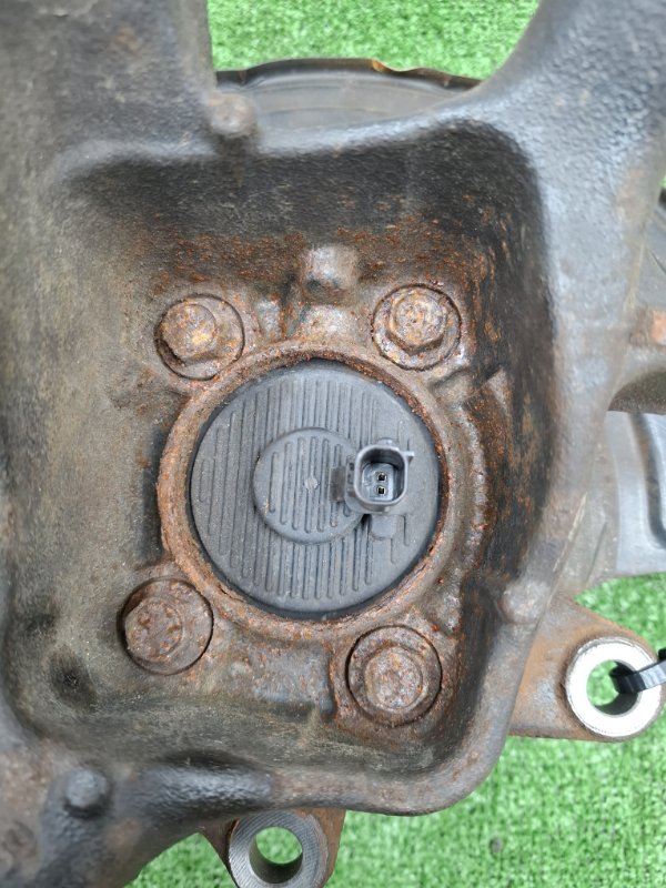 Кулак ступицы Toyota AVENSIS 2012 ZRT272