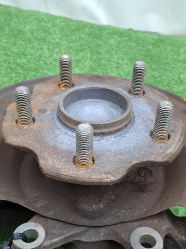 Кулак ступицы Toyota AVENSIS 2012 ZRT272