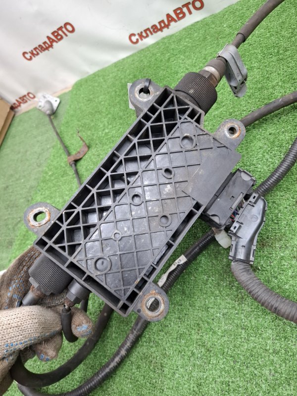 Механизм стояночного тормоза Toyota AVENSIS 2012 ZRT272