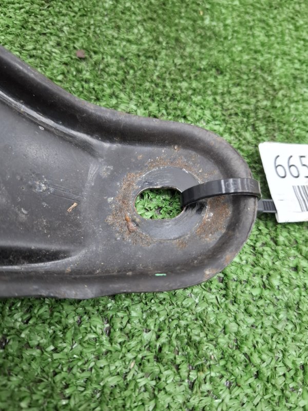 Крепление балки подвески Toyota AVENSIS 2012 ZRT272