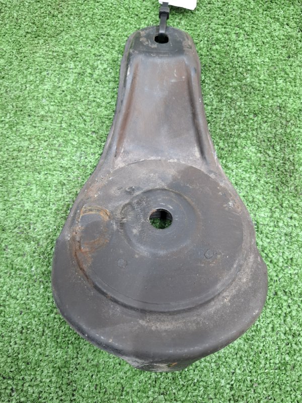 Крепление балки подвески Toyota AVENSIS 2012 ZRT272