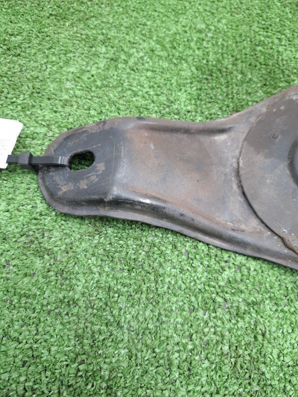 Крепление балки подвески Toyota AVENSIS 2012 ZRT272