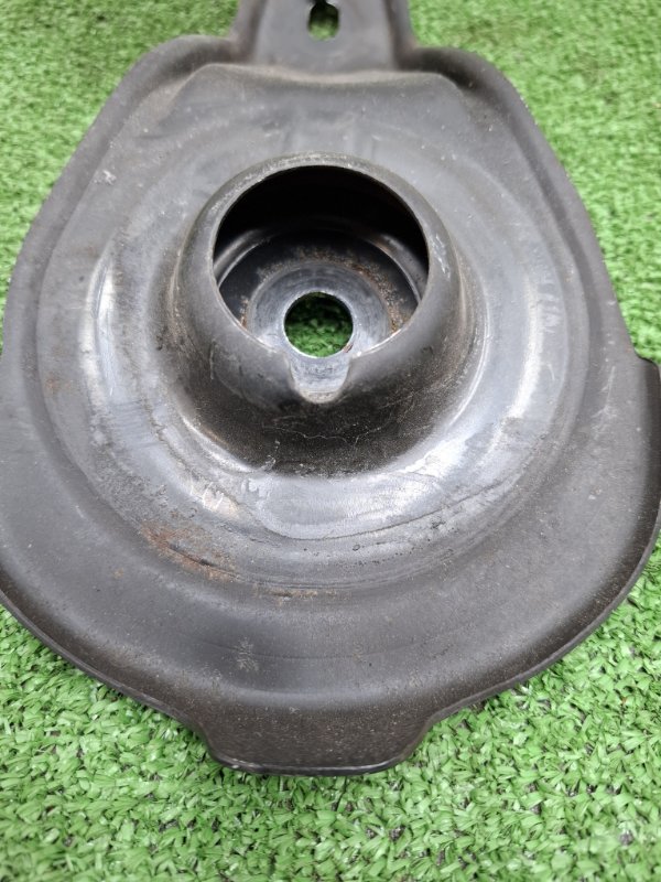 Крепление балки подвески Toyota AVENSIS 2012 ZRT272