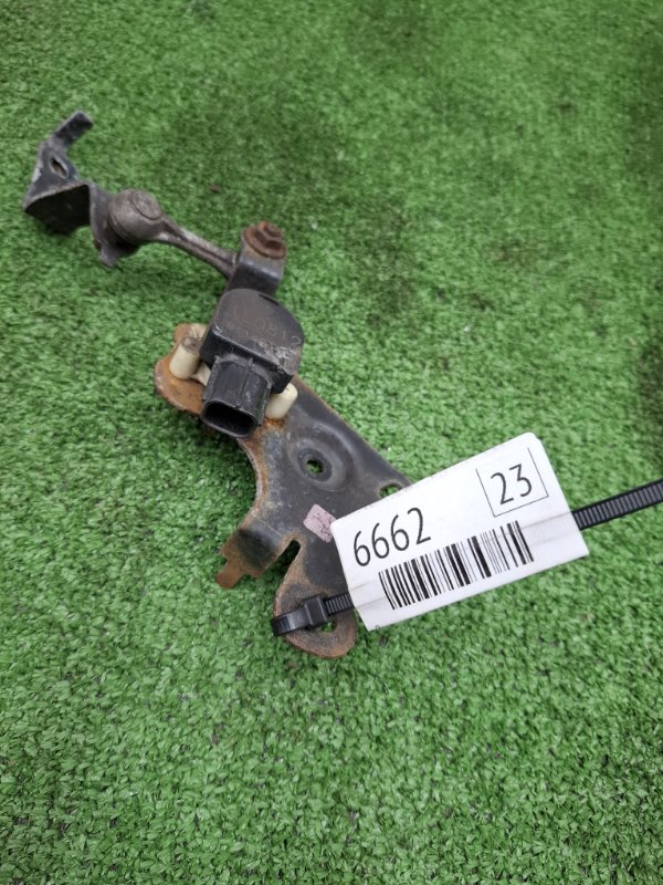 Датчик высоты дорожного просвета Toyota AVENSIS 2012 ZRT272