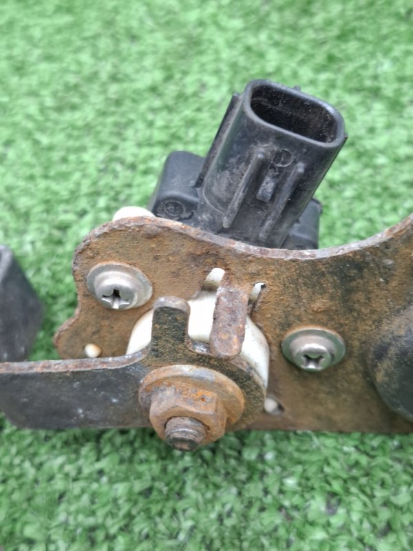 Датчик высоты дорожного просвета Toyota AVENSIS 2012 ZRT272