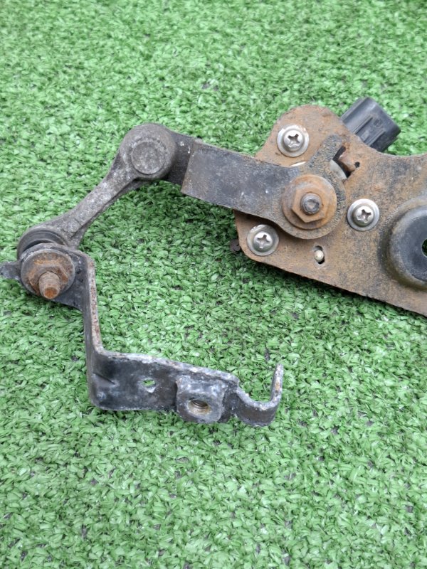 Датчик высоты дорожного просвета Toyota AVENSIS 2012 ZRT272