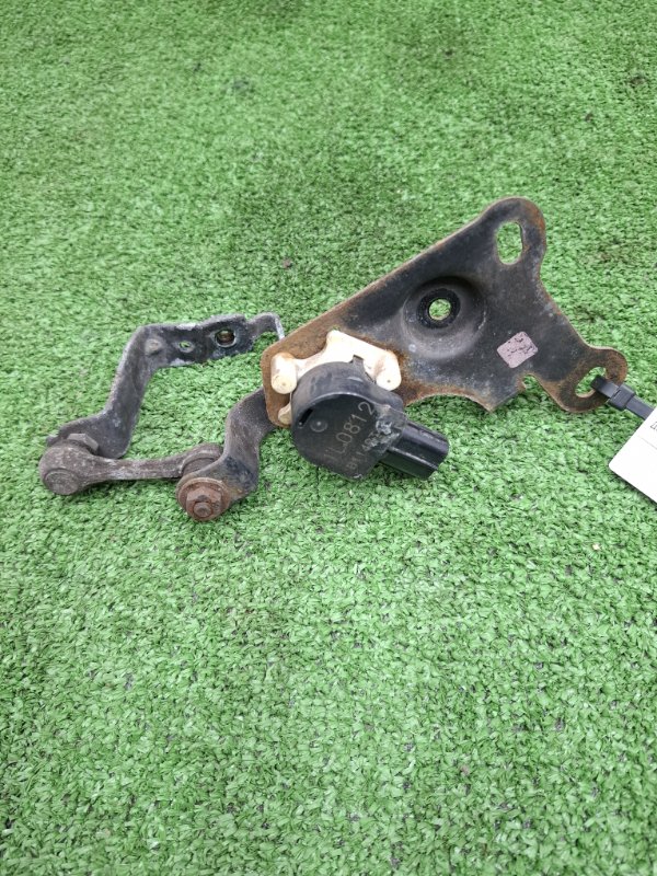 Датчик высоты дорожного просвета Toyota AVENSIS 2012 ZRT272