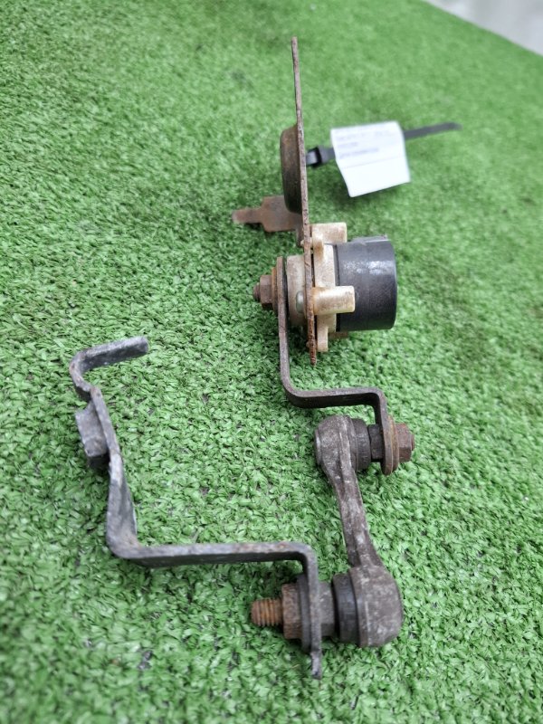 Датчик высоты дорожного просвета Toyota AVENSIS 2012 ZRT272