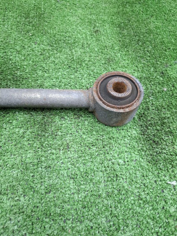 Рычаг подвески Toyota AVENSIS 2012 ZRT272