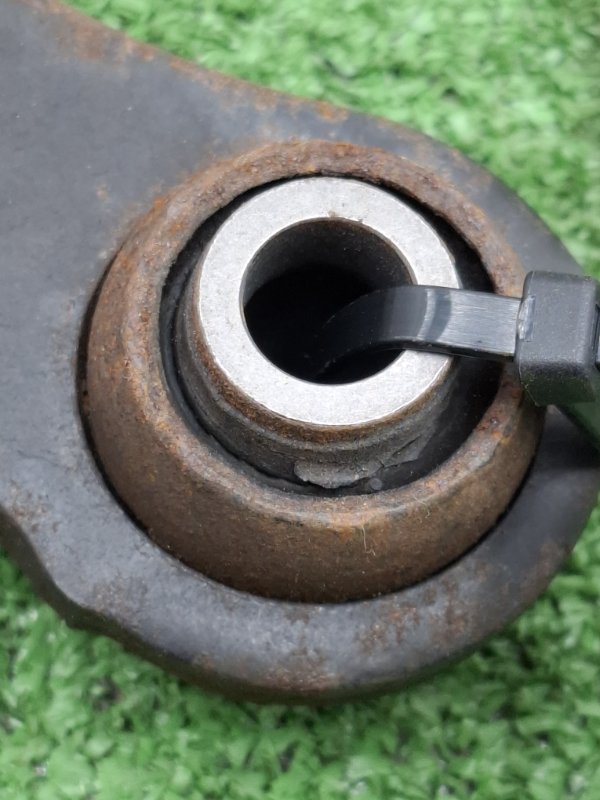 Рычаг подвески верхний Toyota AVENSIS 2012 ZRT272